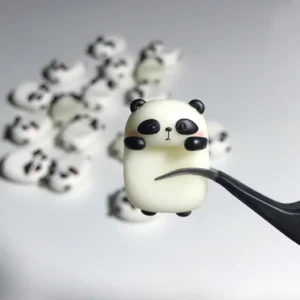 چسبونک گوشی و لپتاپ خمیری پاندا پسر 🐼🎈 - تصویر 2