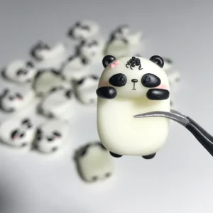 چسبونک گوشی و لپتاپ خمیری پاندا 🐼🎀 - تصویر 2